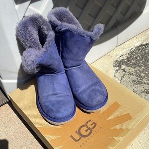 UGG Women's Bailey Button size 6